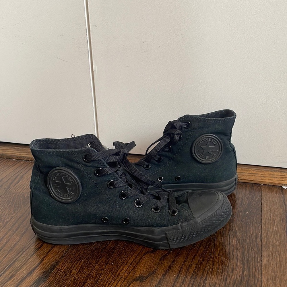 Black chuck Taylor high top converse
